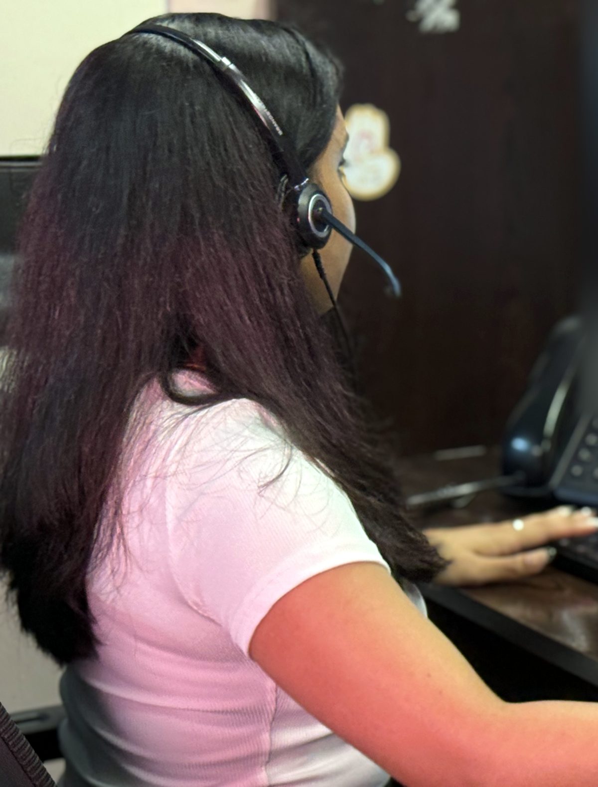 DSPro agent with a headset answering a customer call